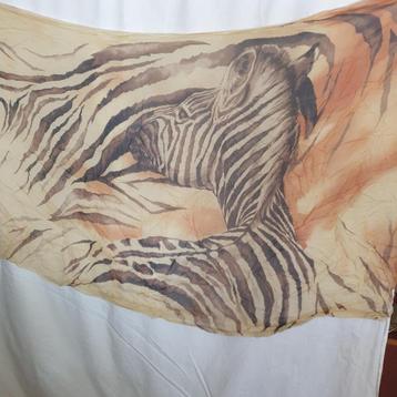 Hele gave sjaal met zebra 90x130 beschikbaar voor biedingen