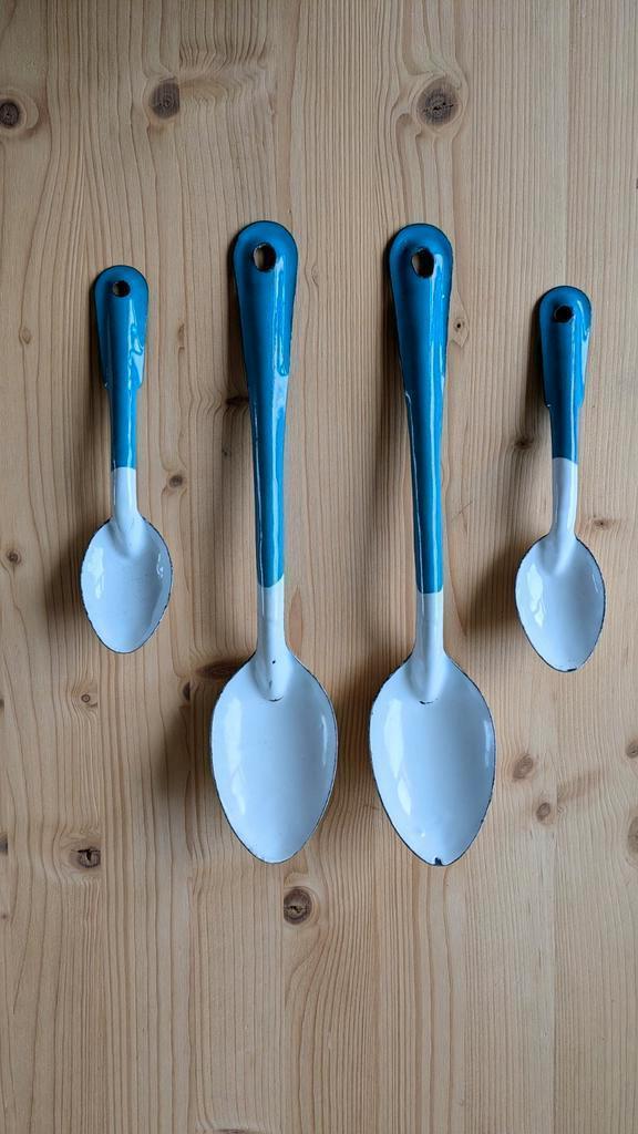 Vintage emaille lepels van Dille & Kamille - 1974, Huis en Inrichting, Keuken | Bestek, Gebruikt, Los bestek, Overige materialen