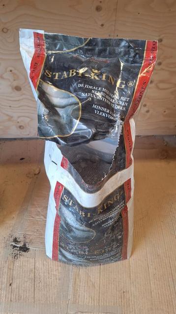 *** STABI-KING CEMENT VOOR NATUURSTEENTEGELS *** beschikbaar voor biedingen