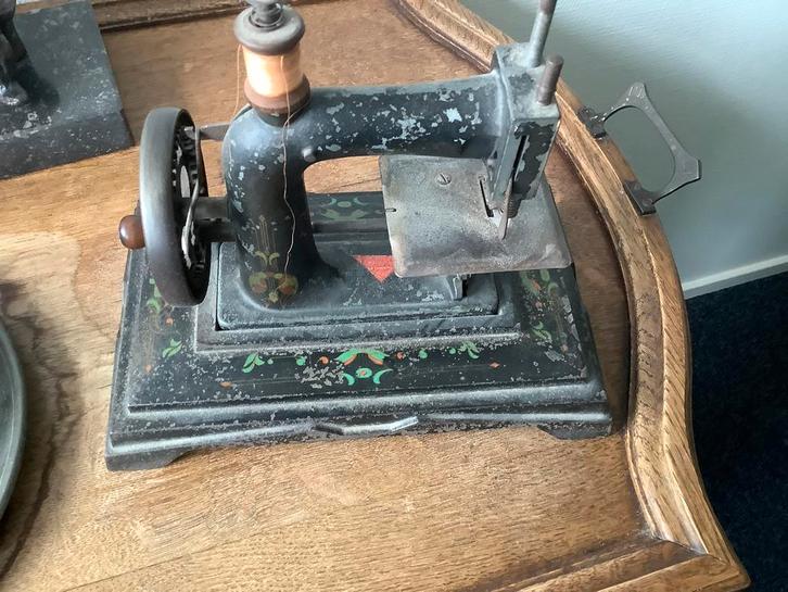 Antiek Kindernaaimachine, naaimachine, kindernaaimachientje, Antiek en Kunst, Antiek | Speelgoed, Ophalen of Verzenden