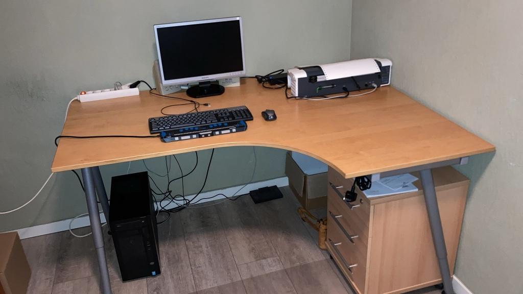 Bureau met inham, Huis en Inrichting, Bureaus, Zo goed als nieuw, Ophalen