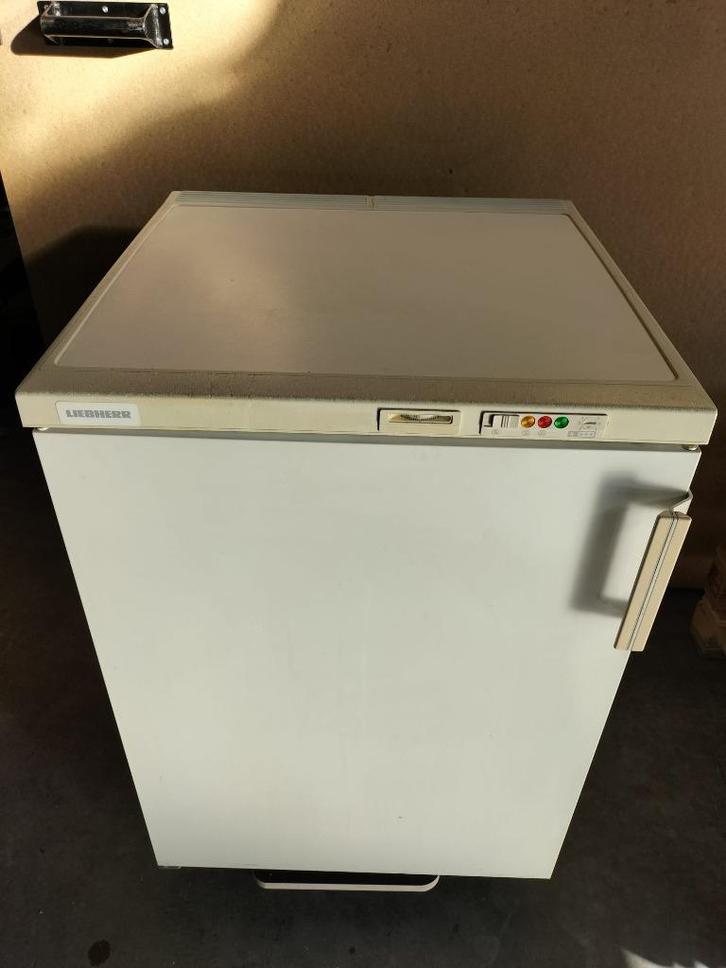 liebherr tafel model vriezer 4 lades werkt perfect is schoon, Witgoed en Apparatuur, Vriezers en Diepvrieskisten, Gebruikt, Vrijstaand