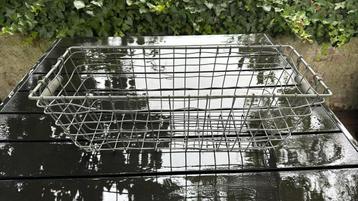 Leuke rechthoekige draadstaalmand beschikbaar voor biedingen