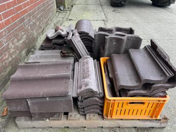 Nieuwe dakpannen - gecoate betonpannen - hoek/nok/halve beschikbaar voor biedingen
