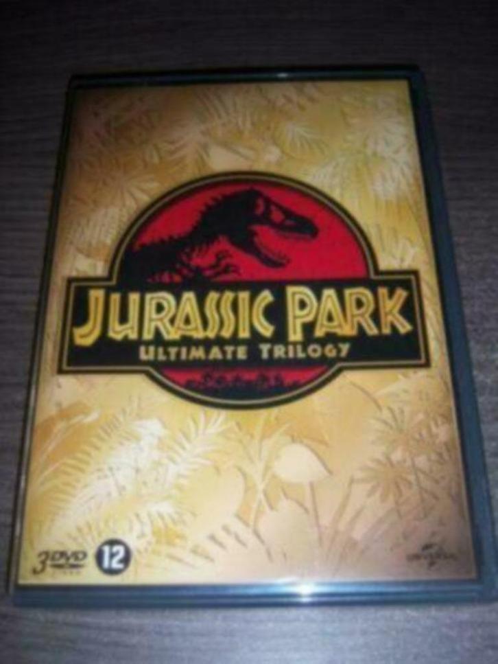  THE JURASSIC PARK TRILOGY-box in nieuwstaat, Cd's en Dvd's, Dvd's | Tv en Series, Zo goed als nieuw, Actie en Avontuur, Boxset