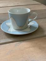 Kop en schotel. Lichtblauw /wit / goud. Wawel porselein., Huis en Inrichting, Keuken | Servies, Ophalen, Zo goed als nieuw, Overige stijlen