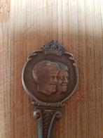 Thee lepeltje koning Willem Alexander Beatrix., Ophalen of Verzenden, Zo goed als nieuw, Speld(je) of Lepel(tje)