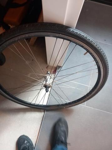 Shimano 28 inch fietswiel beschikbaar voor biedingen