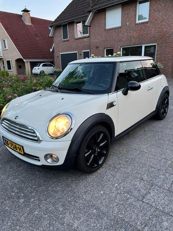 Mini (r56) 1.4 95pk 2008 Wit beschikbaar voor biedingen