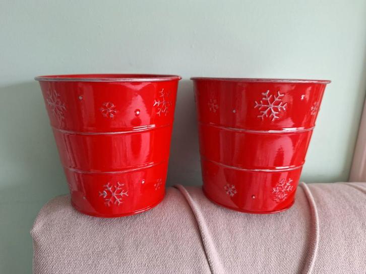 Zinken Bloempotten met Sneeuwvlokken - Set van 2, Tuin en Terras, Bloempotten, Zo goed als nieuw, Metaal, Binnen, Balkon, Tuin