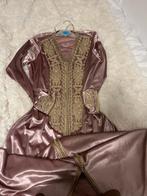 Marokkaanse Bruiloftjurk met Ketting en kroontjes, Antiek en Kunst, Antiek | Kleding en Accessoires, Ophalen of Verzenden, Dames
