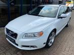Volvo V70 2.5FT R-Design 230PK LEER / XENON / TREKHAAK / PDC, Auto's, Volvo, Gebruikt, Handgeschakeld, Onderhoudsboekje, 5 cilinders