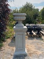 Italiaanse betonnen tuinvazen op betonnen sokkel, Ophalen, Overige materialen, Overige kleuren, 50 tot 75 cm