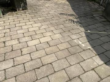 Gratis 30m2 tegels tuintegels betontegels tuinstenen tuin beschikbaar voor biedingen