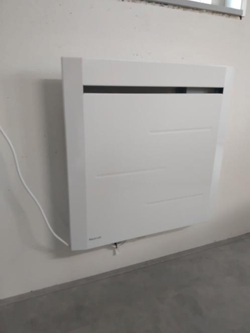 Noirot NYMPHE Keramische inertieradiator 1000W wit, Doe-het-zelf en Verbouw, Verwarming en Radiatoren, Zo goed als nieuw, Kachel