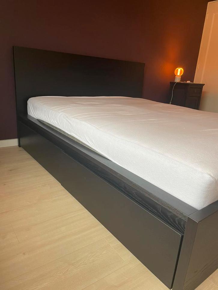 Malm Ikea bed zwart 160x200, + matras + bedlades, Huis en Inrichting, Slaapkamer | Bedden, Gebruikt, Tweepersoons, 160 cm, 200 cm