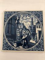 Delfts Blauwe tegel van het ambacht De Lootgieter, Antiek en Kunst, Antiek | Wandborden en Tegels, Ophalen of Verzenden