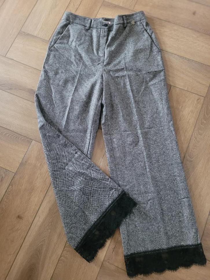 Prachtige broek met wijde pijp van Twinset, maat 40, Kleding | Dames, Broeken en Pantalons, Zo goed als nieuw, Maat 38/40 (M)