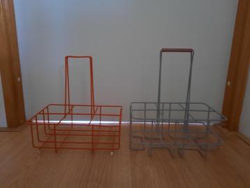 2 Flessenrekken, o.a. Tomado, grijs, oranje, vintage beschikbaar voor biedingen