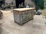 Oude werkbank als kookeiland badkamer meubel of sidetable, Ophalen