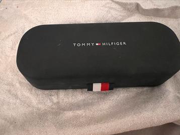 Nieuwe leesbril van Tommy Hilfiger