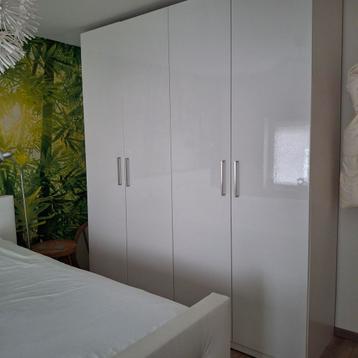 Ikea PAX kast - hoogglans wit - 2 meter breed beschikbaar voor biedingen