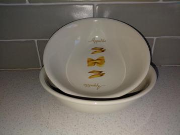 Servies: Pastakom beschikbaar voor biedingen