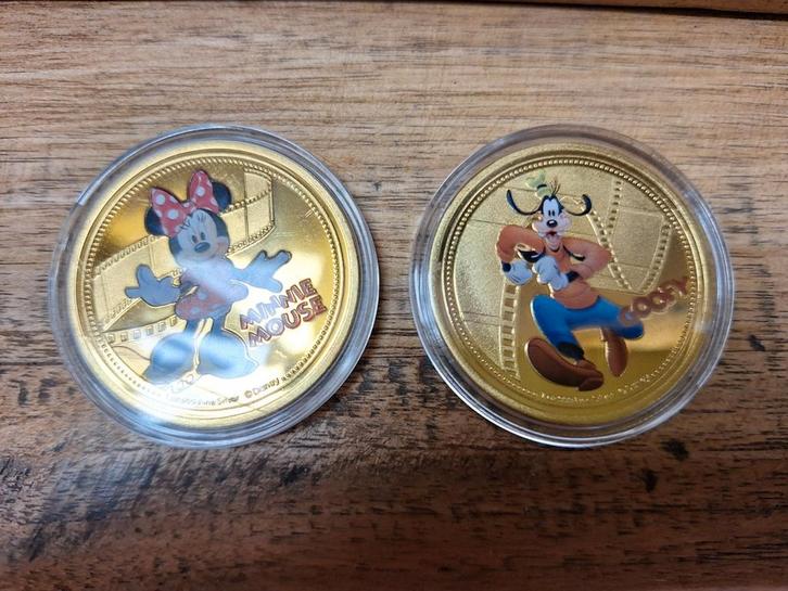 2 prachtige grote vergulde Disney collector munten samen, Verzamelen, Overige Verzamelen, Zo goed als nieuw, Ophalen of Verzenden