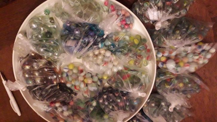 Zakjes met knikkers allerlei soorten. Nieuw en gebruikt., Kinderen en Baby's, Speelgoed | Overig, Jongen of Meisje, Ophalen