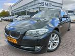 BMW 5-Serie 523i Touring Exec. Nav/NL AUTO/Trekhaak, Auto's, BMW, Automaat, Gebruikt, 2000 kg, Metallic lak