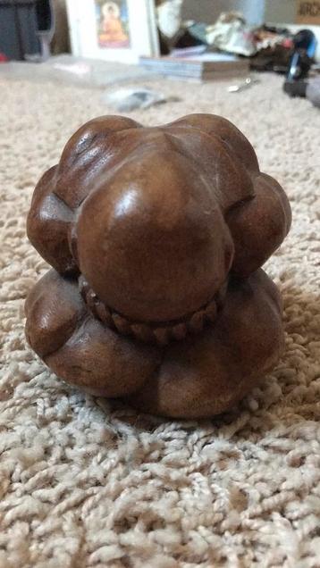 Yogi man, orang malu, huilende buddha  beschikbaar voor biedingen