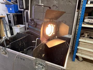 6x Ultralite Quadro 1000 theater spot + Flightcase beschikbaar voor biedingen