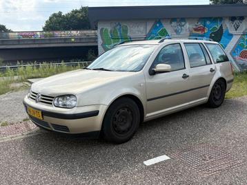 Volkswagen GOLF 1.6 COMFORTLINE / STATIONCAR / AIRCO  beschikbaar voor biedingen