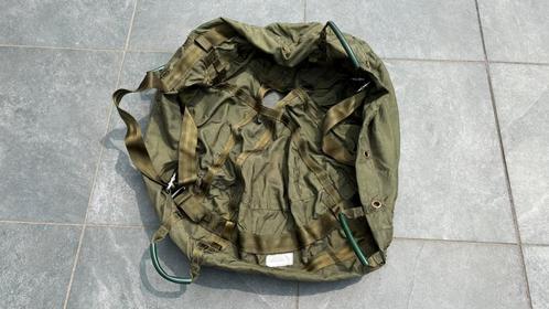Originele Britse mortiertas – 1985 – L16A2 81mm onderplaat, Verzamelen, Militaria | Algemeen, Landmacht, Engeland, Ophalen of Verzenden