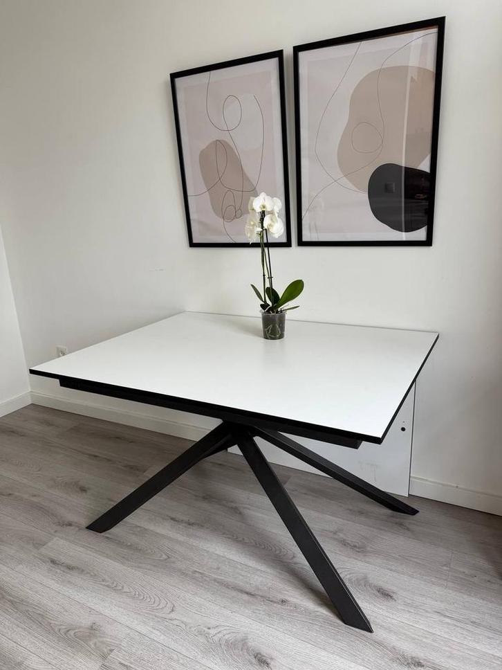 Meubella Extendable Dining Table, Huis en Inrichting, Tafels | Eettafels, Zo goed als nieuw, 50 tot 100 cm, 100 tot 150 cm, Vijf personen of meer