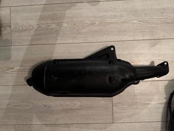 Sm06 180 cc uitlaat beschikbaar voor biedingen