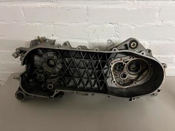Piaggio Typhoon /skr 125cc carterhelft beschikbaar voor biedingen