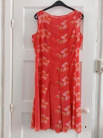 Jurk maat 40 beschikbaar voor biedingen