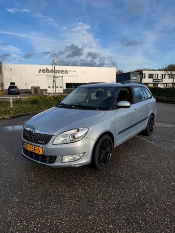 Skoda Fabia 1.2 TDI 55KW Combi 2011 Blauw beschikbaar voor biedingen
