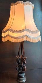 Antiek houtgesneden beeld reliëf dragen tafellamp brons voet, Antiek en Kunst, Ophalen of Verzenden