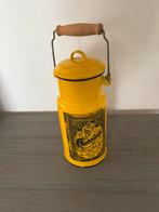 Geel emaille melkbusje met zwarte opdruk, Ophalen of Verzenden