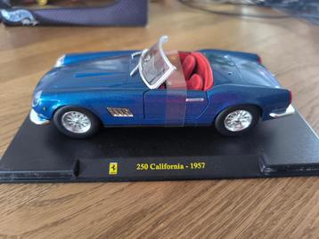 10 maal ferrari 1/24 en 3 inch beschikbaar voor biedingen