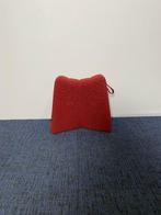 3 x Naughtone Pinch Poef, bordeaux rode stoffering, design, Ophalen, Hout, Minder dan 50 cm, Gebruikt