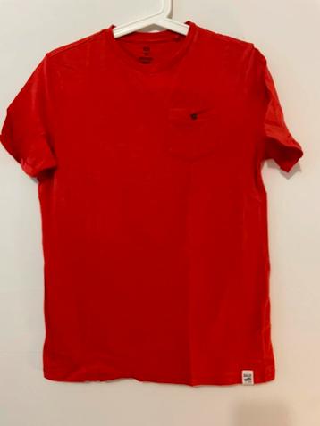 Nieuw rood WE shirt maat 170/176 beschikbaar voor biedingen
