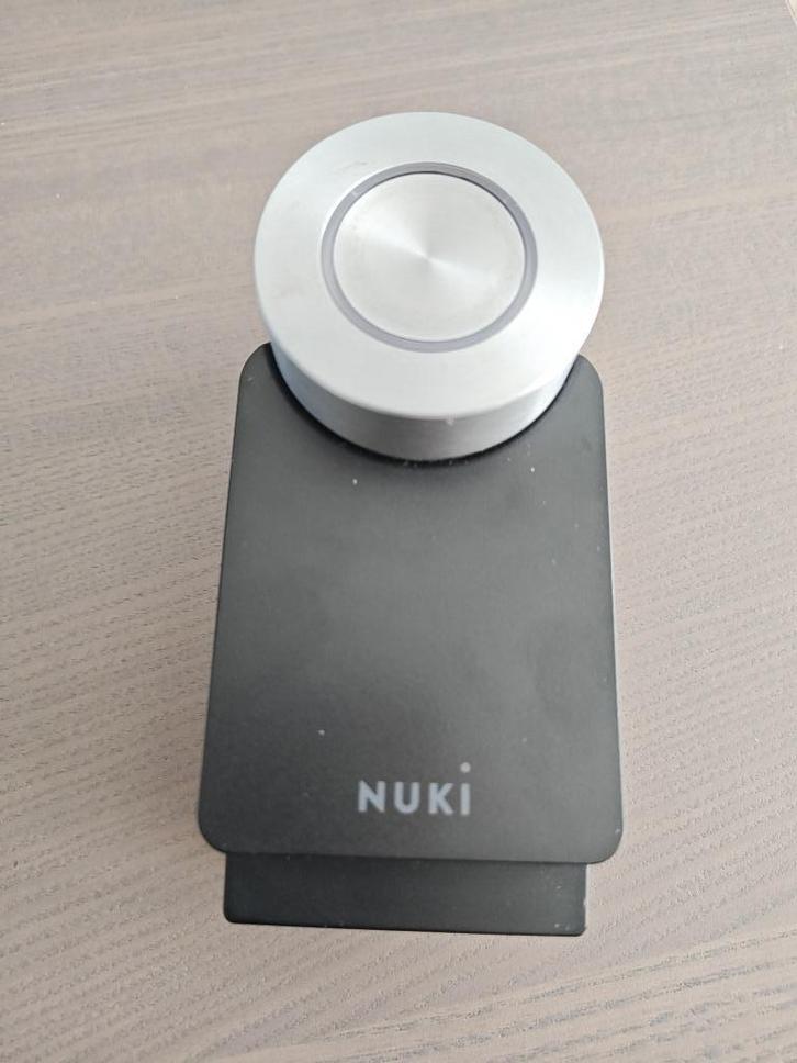 Nuki Smart Lock 3.0 Pro - Zwart, Doe-het-zelf en Verbouw, Hang- en Sluitwerk, Gebruikt, Slot, Overige materialen, Ophalen of Verzenden