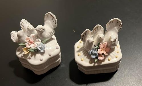 2 porseleinen ringdoosjes. Pillendoosjes. Vintage., Antiek en Kunst, Antiek | Porselein, Ophalen of Verzenden