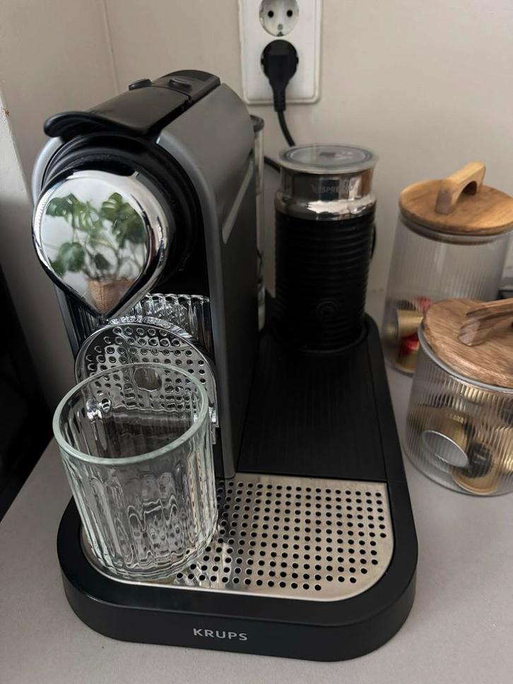 Nespresso Krups Koffiemachine, Witgoed en Apparatuur, Koffiezetapparaten, Gebruikt, Koffiepads en cups, Espresso apparaat, 1 kopje