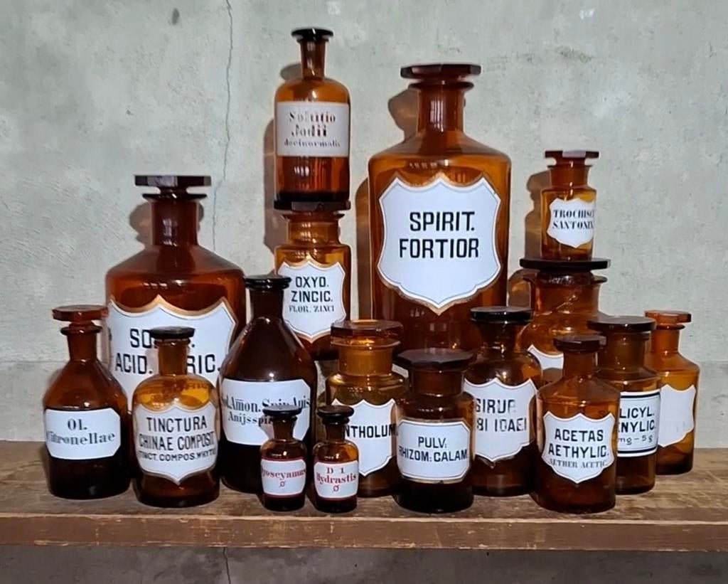 Oude antieke apothekersflessen geemailleerd etikel apotheek, Antiek en Kunst, Ophalen of Verzenden