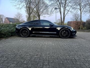 Porsche Taycan 2021 Zwart 22" 72dKM. Prijs is incl. 21% BTW beschikbaar voor biedingen