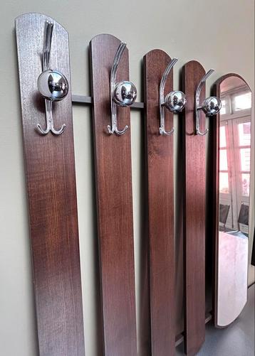 Vintage teakhouten kapstok met spiegel beschikbaar voor biedingen